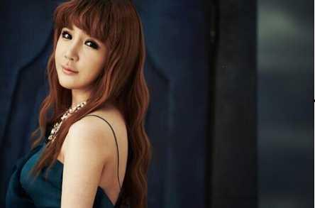 易阳最新爆料新闻报道图片,最新爆料新闻报道图片背后的真相