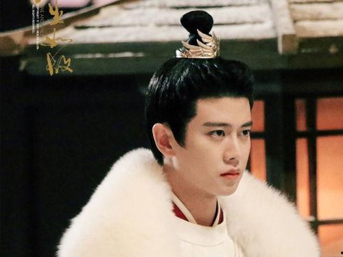 圈内人士爆料任嘉伦,神秘恋情引热议，粉丝期待新作品