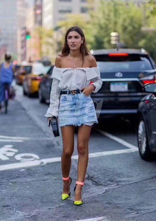 明星古奇红色腰带街拍,古奇红色腰带点亮明星街头风采